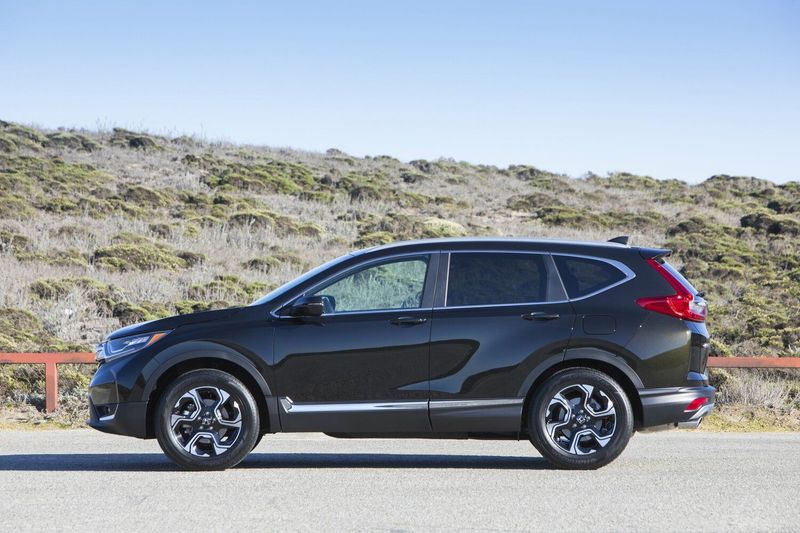 Honda CR-V V, Внедорожник 5 дв. — вид слева