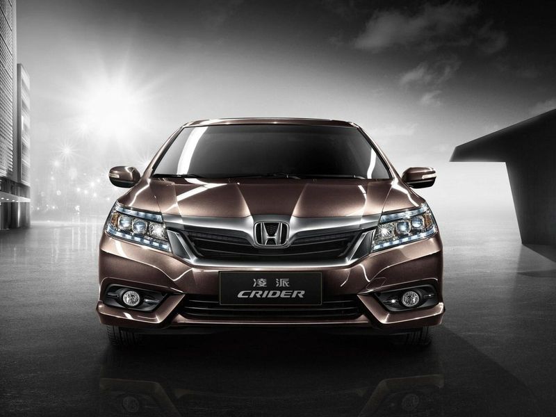 Honda Crider I, Седан — вид спереди