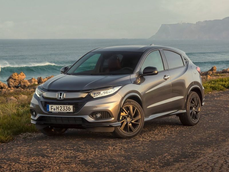 Honda HR-V فيس ليفت الثاني، دفع رباعي 5 أبواب — منظر أمامي أيمن