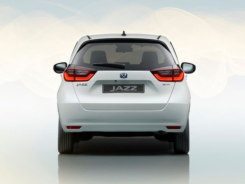 Honda Jazz رابعاً، هاتشباك 5 أبواب — منظر خلفي