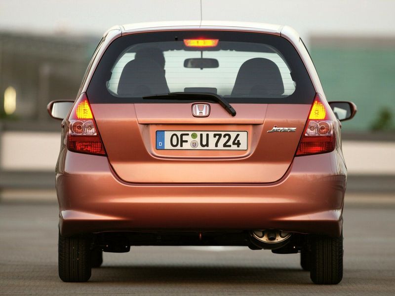 Honda Jazz I Рестайлинг, Хэтчбек 5 дв. — вид сзади