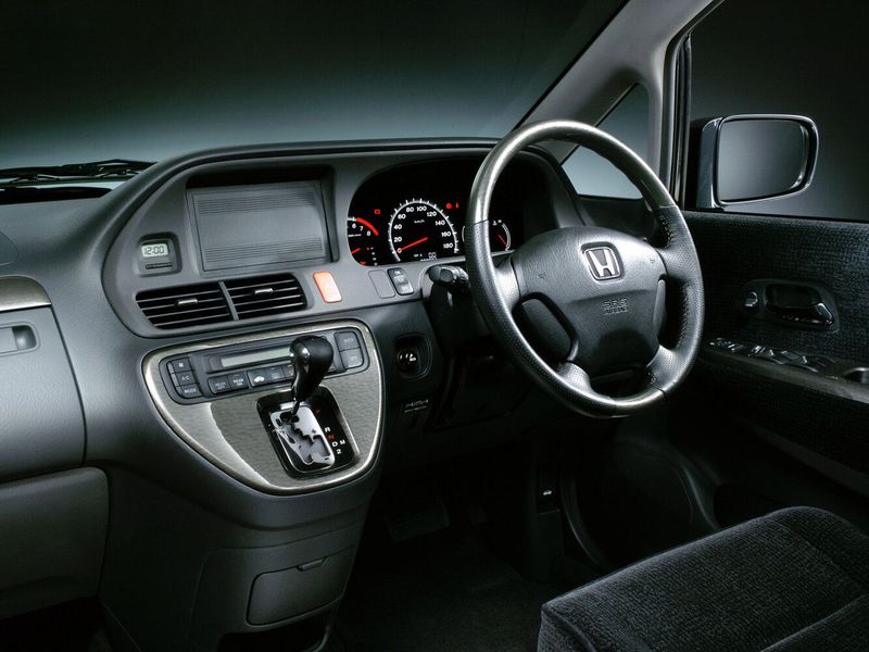 Honda Odyssey II Рестайлинг, Компактвэн — место водителя