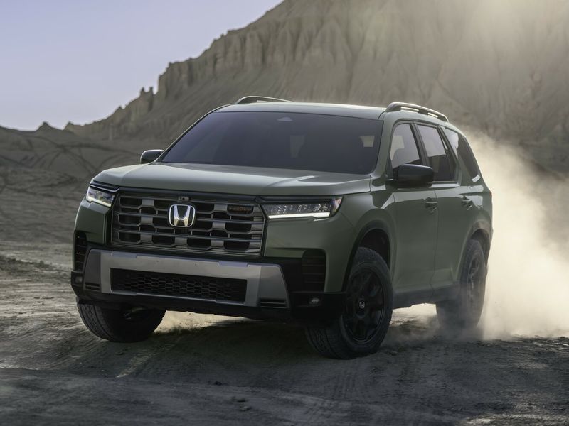 Honda Pilot IV Рестайлинг, Внедорожник 5 дв. USA (285hp) — вид спереди в три четверти