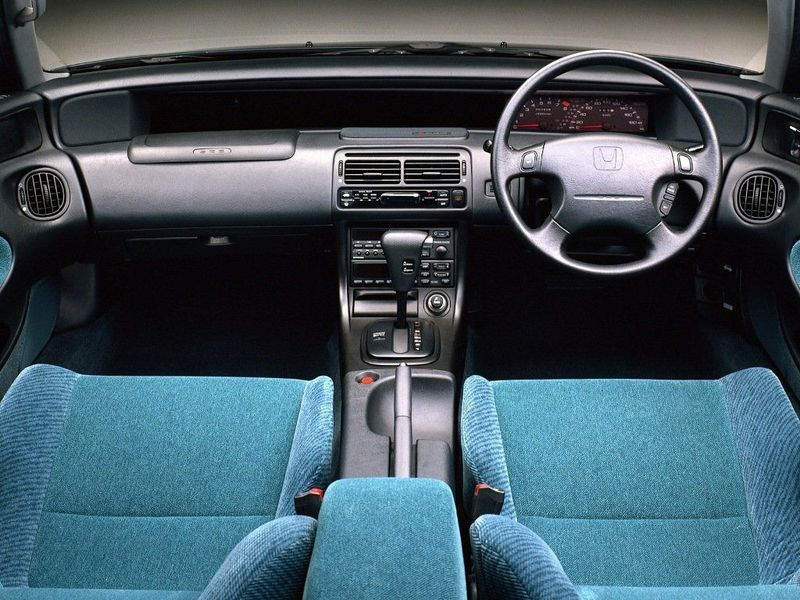 Honda Prelude IV, Купе — передняя панель