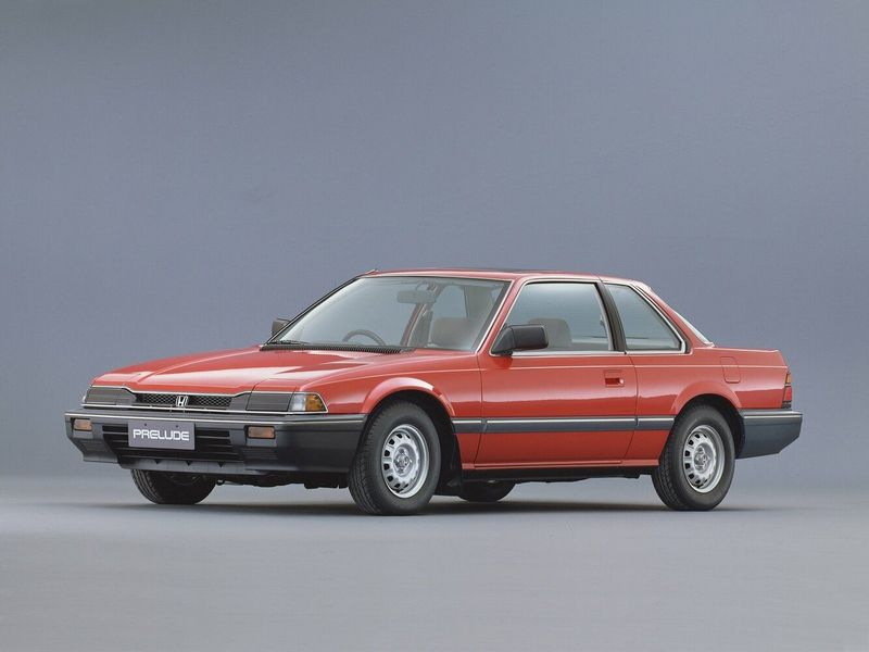 Honda Prelude II, Купе — вид спереди справа