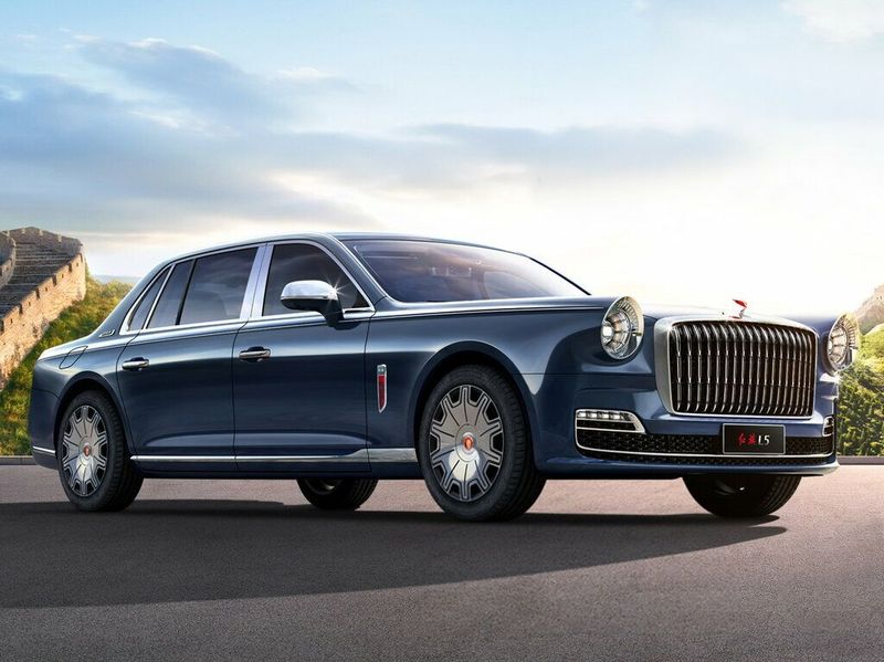 Hongqi L5 II, Лимузин — вид спереди в три четверти