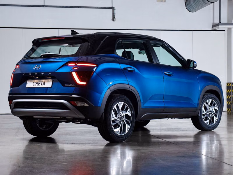 Hyundai Creta ثانياً، دفع رباعي 5 أبواب — منظر خلفي بزاوية ثلاثة أرباع