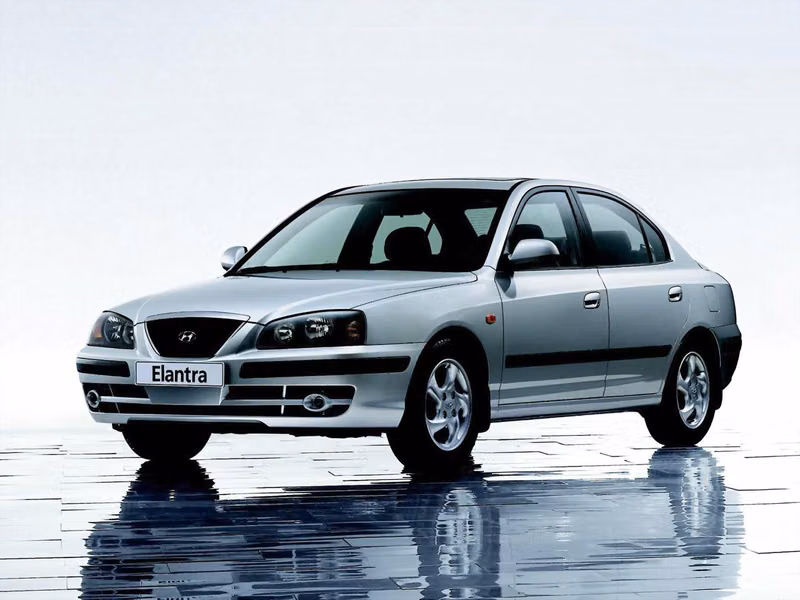 Hyundai Elantra عملية فيس ليفت III (XD2)، سيدان — منظر أمامي أيمن