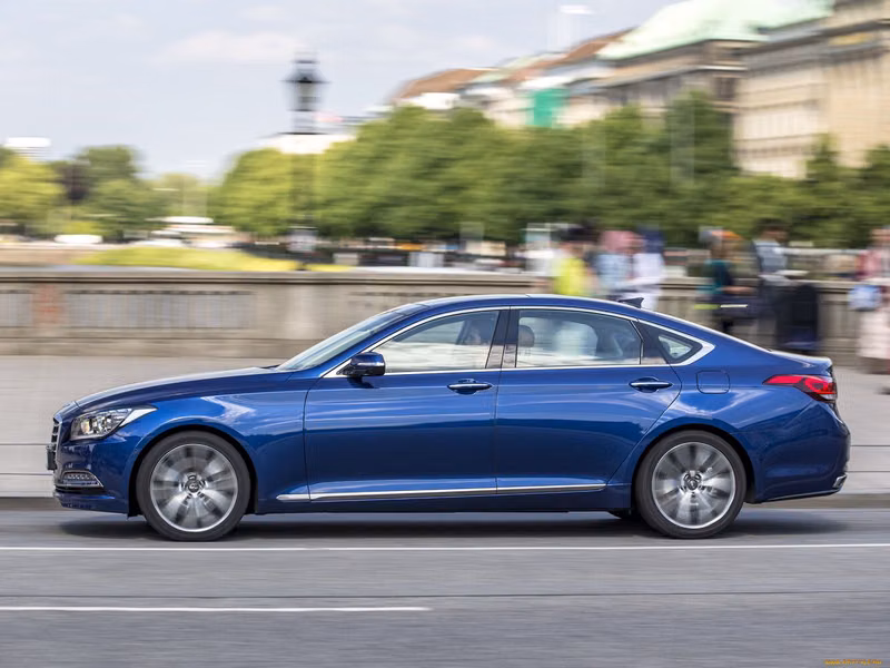Hyundai Genesis ثانياً، سيدان — منظر من الجانب الأيسر