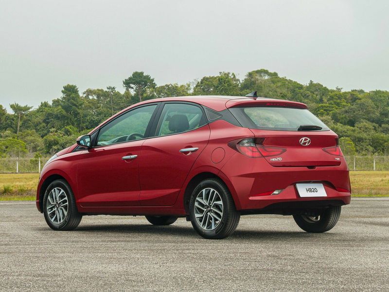 Hyundai HB20 II, Хэтчбек 5 дв. — вид сзади в три четверти