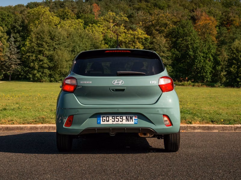 Hyundai i10 III Рестайлинг, Хэтчбек 5 дв. — вид сзади