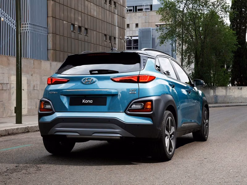 Hyundai Kona I، دفع رباعي 5 أبواب — منظر خلفي أيمن