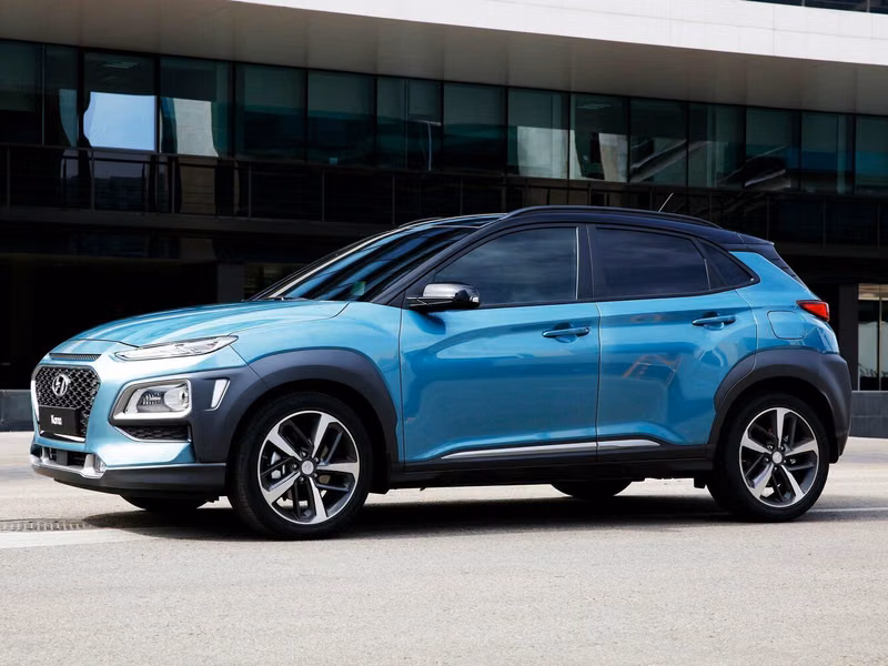 Hyundai Kona I، دفع رباعي 5 أبواب — منظر أمامي أيسر