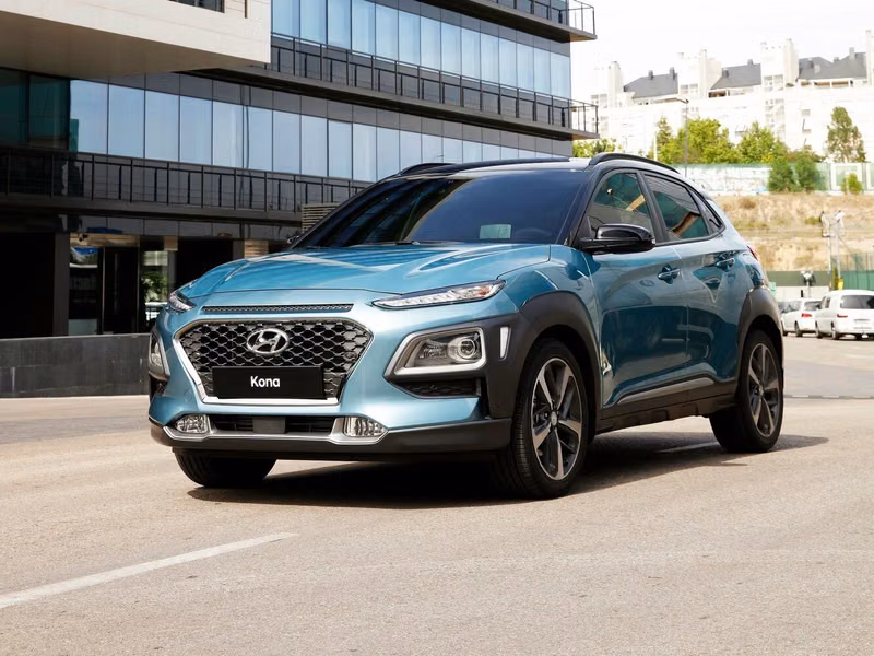 Hyundai Kona I، دفع رباعي 5 أبواب — منظر أمامي أيمن