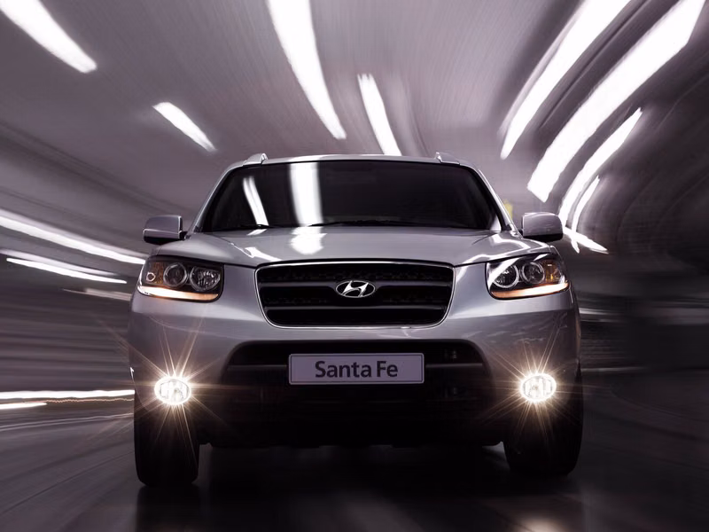 Hyundai Santa Fe ثانياً، دفع رباعي 5 أبواب — منظر أمامي