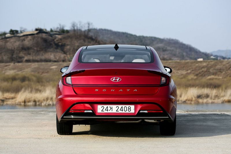 Hyundai Sonata VIII (DN8), Седан — вид сзади