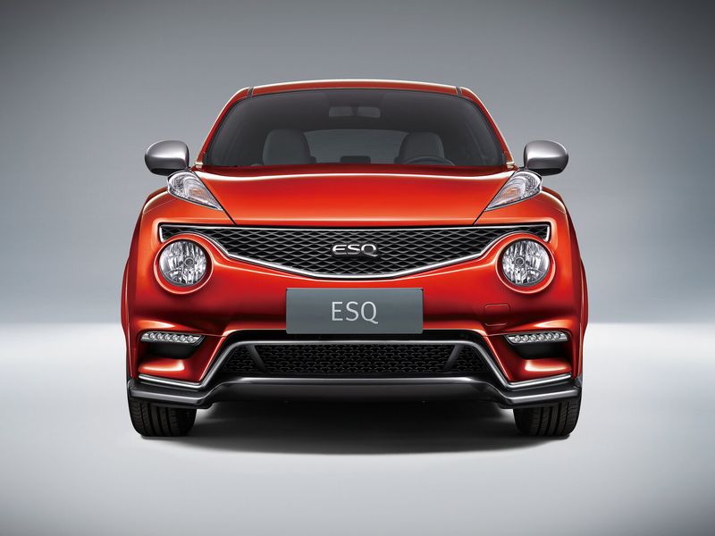 Infiniti ESQ، دفع رباعي 5 أبواب — منظر أمامي