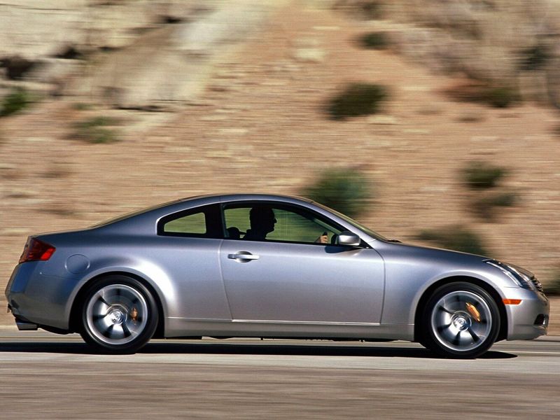 Infiniti G III, Купе — вид справа