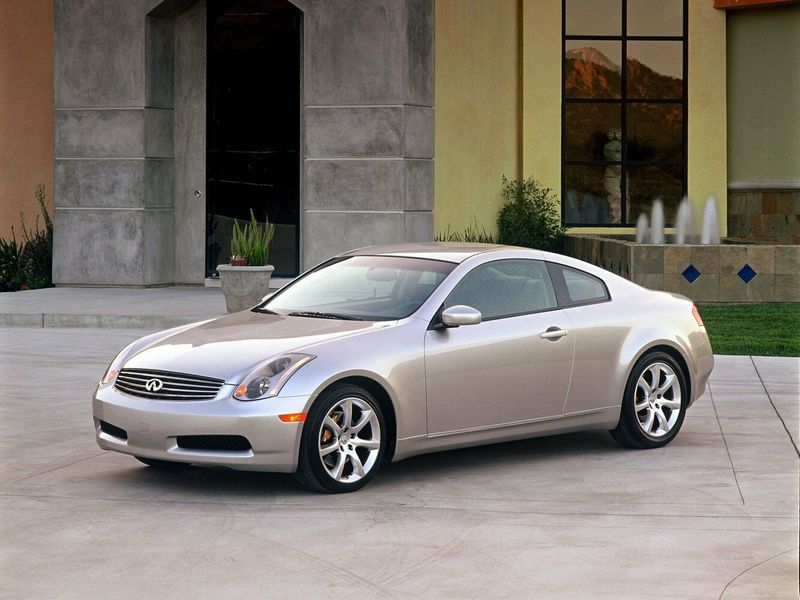 Infiniti G III, Купе — вид спереди справа