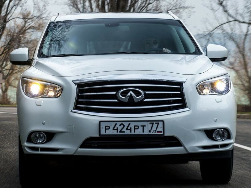 Infiniti JX، دفع رباعي 5 أبواب — منظر أمامي