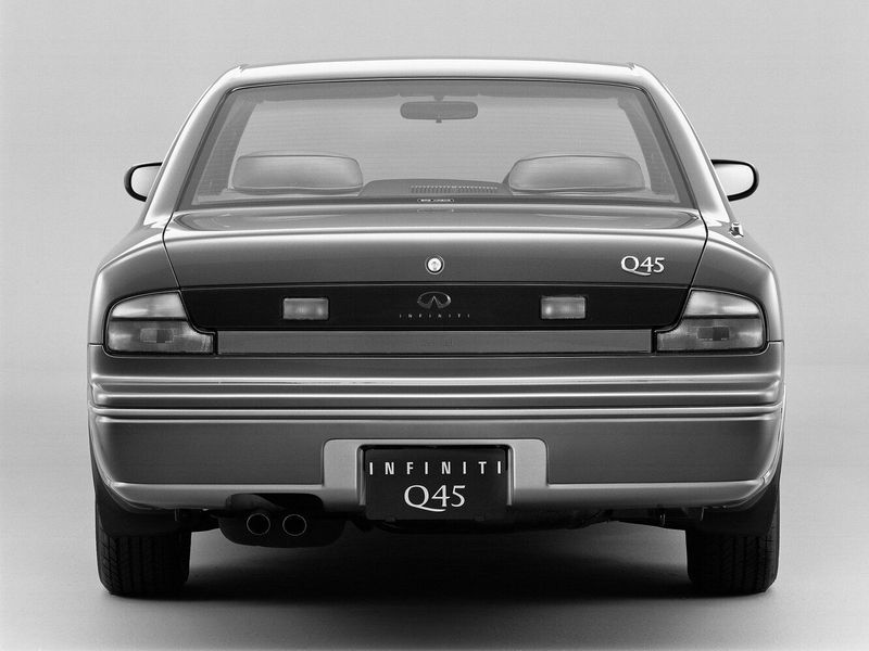 Infiniti Q I، سيدان — منظر خلفي