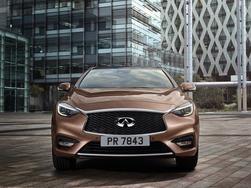 Infiniti Q30، هاتشباك 5 أبواب — منظر أمامي