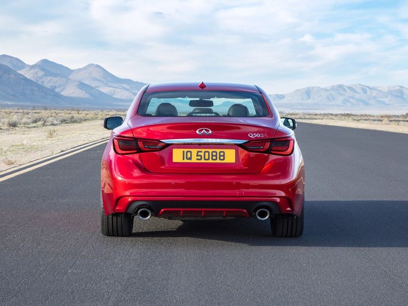 Infiniti Q50 أنا فيس ليفت، سيدان — منظر خلفي