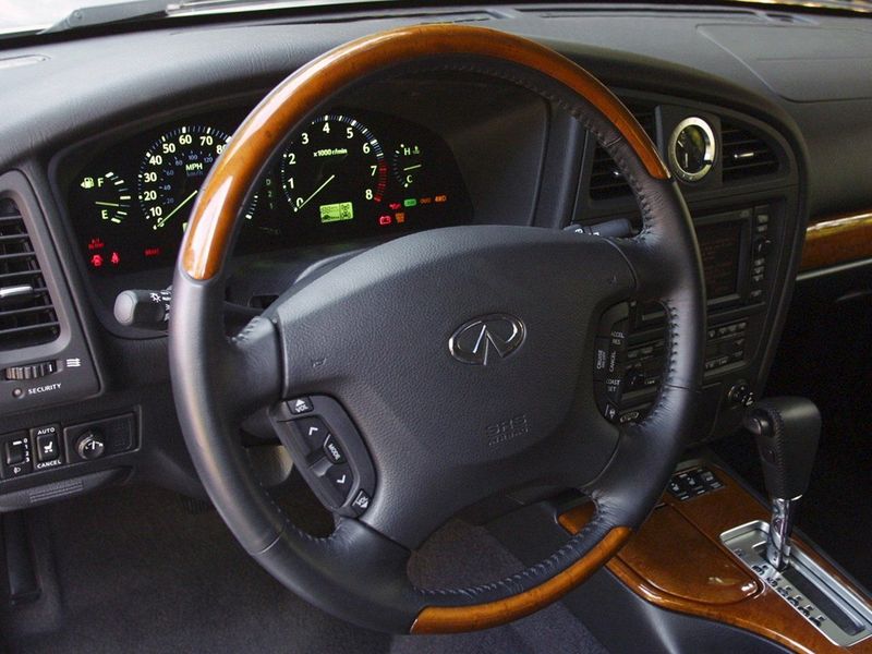 Infiniti QX4 I، دفع رباعي 5 أبواب — منطقة السائق