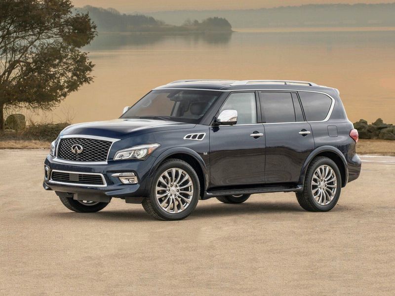 Infiniti QX80 I (Z62) Рестайлинг, Внедорожник 5 дв. — вид спереди справа