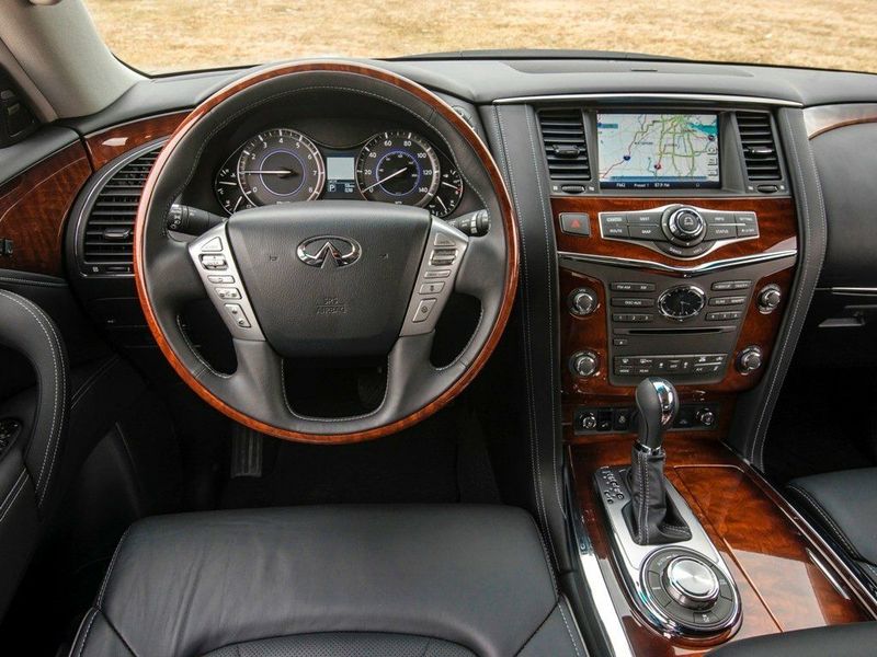 Infiniti QX80 I (Z62), Внедорожник 5 дв. — передняя панель