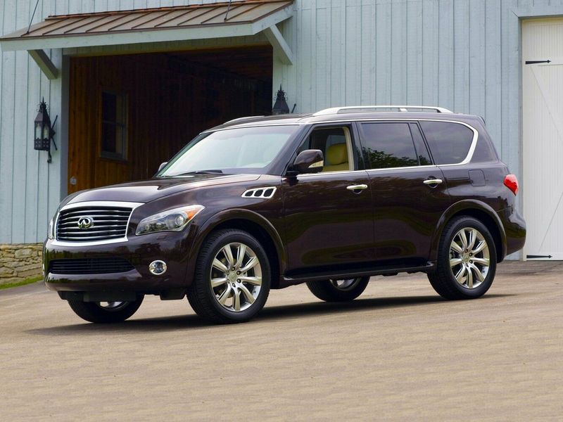Infiniti QX80 I (Z62), Внедорожник 5 дв. — вид спереди слева