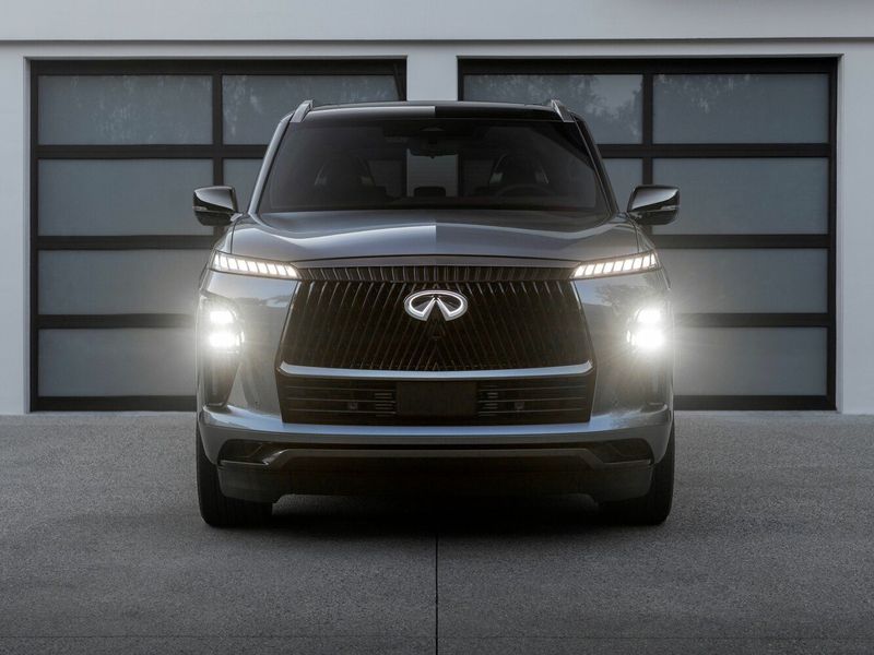 Infiniti QX80 II (Z63), Внедорожник 5 дв. — вид спереди
