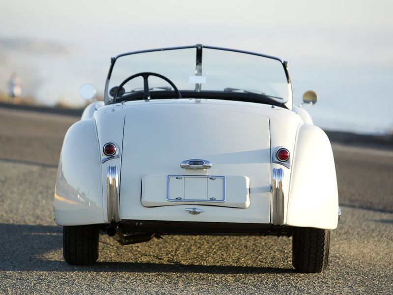 Jaguar XK XK120, Родстер — вид сзади