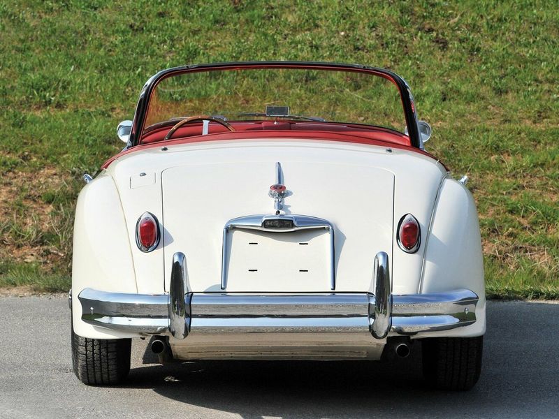 Jaguar XK XK150, Родстер — вид сзади