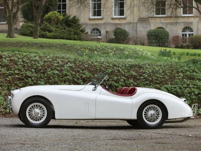 Jaguar XK XK120, Родстер — вид слева