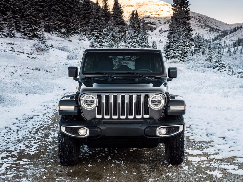 Jeep Wrangler IV (JL)، دفع رباعي 5 أبواب — منظر أمامي