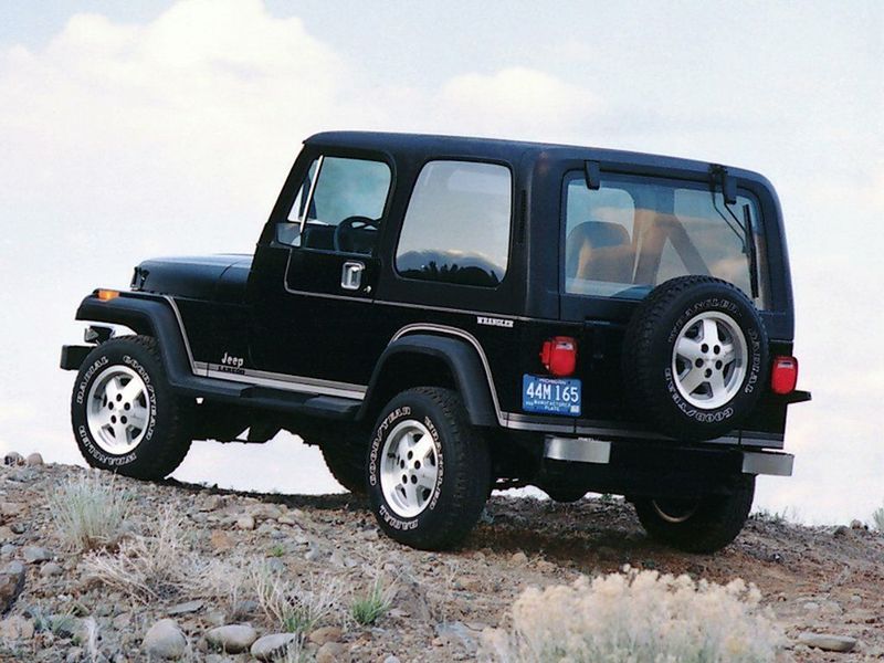 Jeep Wrangler I (YJ)، دفع رباعي خارجي — منظر خلفي أيسر