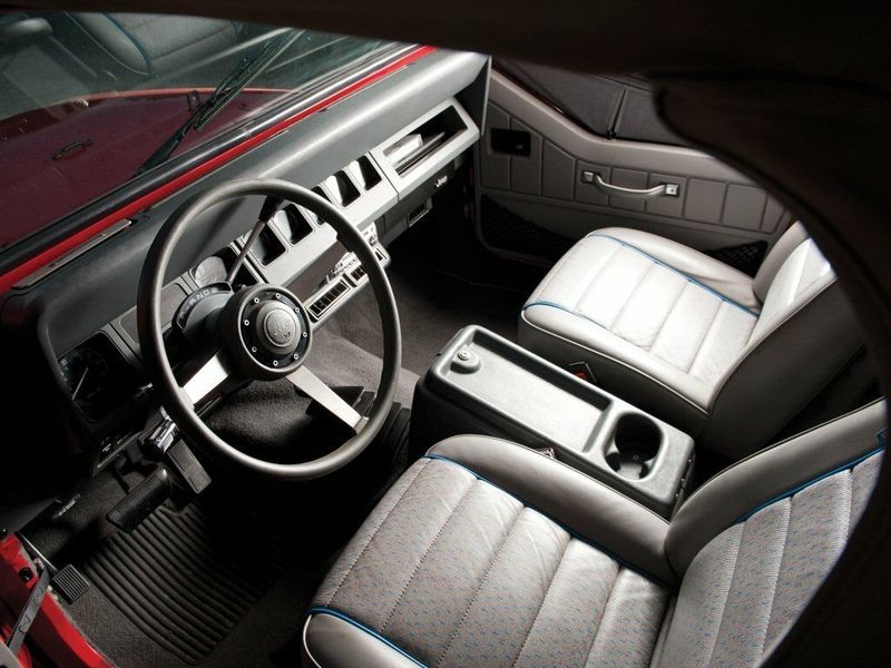 Jeep Wrangler I (YJ)، دفع رباعي خارجي — منطقة السائق