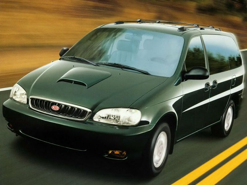 Kia Carnival I، ميني فان — منظر أمامي أيمن