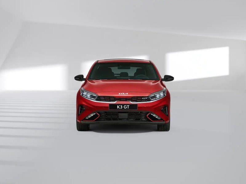 Kia K3 فيس ليفت الثاني، هاتشباك 5 أبواب — منظر أمامي