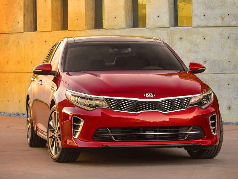 Kia K5 ثانياً، سيدان — منظر أمامي بزاوية ثلاثة أرباع
