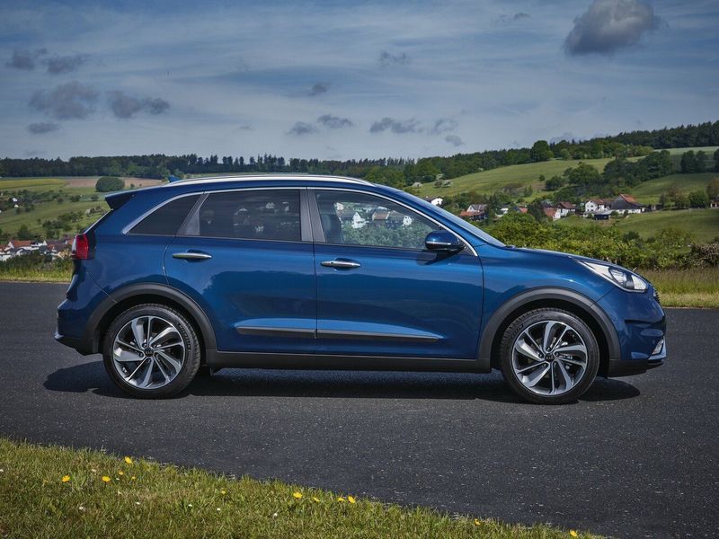 Kia Niro I, Внедорожник 5 дв. — вид слева