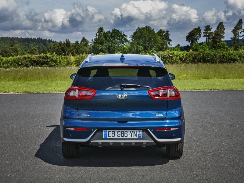 Kia Niro I, Внедорожник 5 дв. — вид сзади