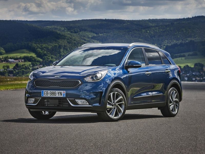Kia Niro I, Внедорожник 5 дв. — вид спереди слева