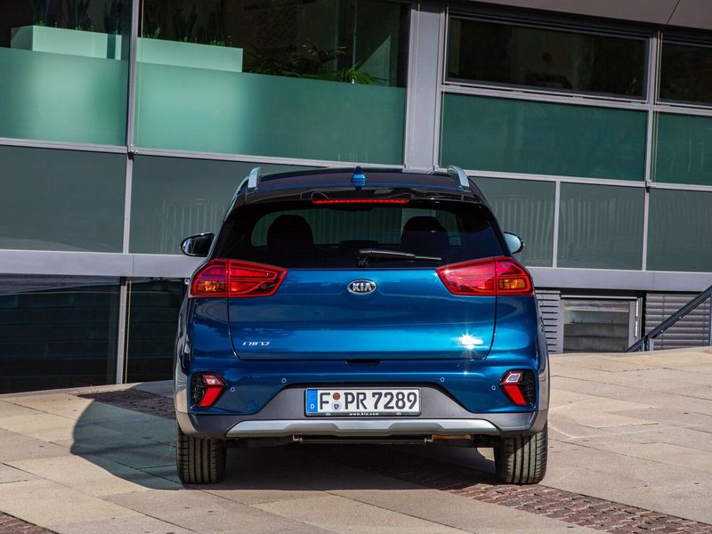 Kia Niro I Рестайлинг, Внедорожник 5 дв. — вид сзади