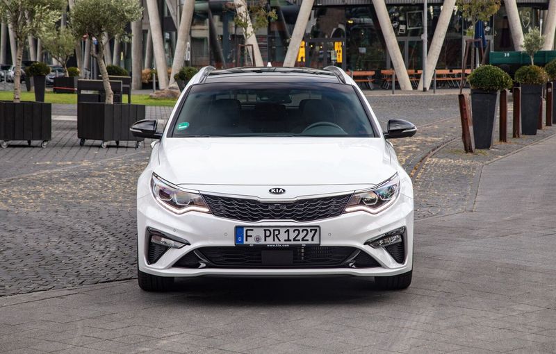 Kia Optima IV Рестайлинг, Универсал 5 дв. — вид спереди