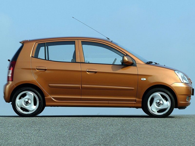 Kia Picanto I، هاتشباك 5 أبواب — منظر من الجانب الأيسر