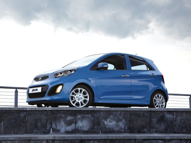 Kia Picanto ثانياً، هاتشباك 5 أبواب — منظر أمامي أيسر