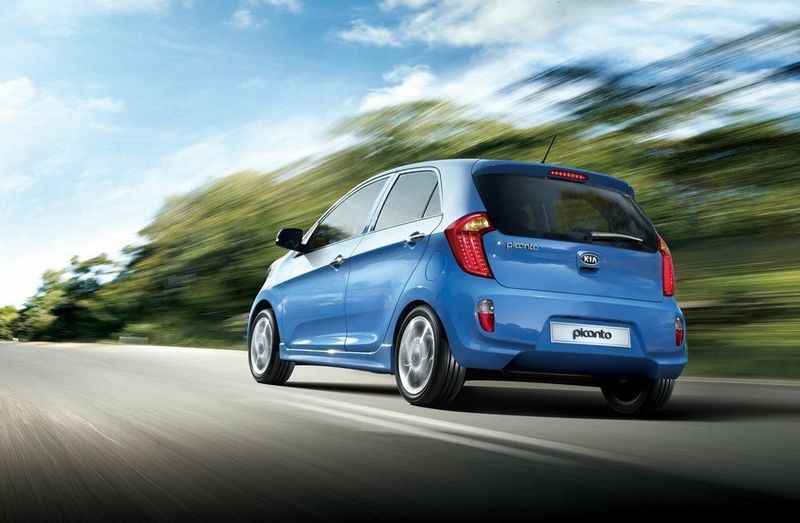 Kia Picanto ثانياً، هاتشباك 5 أبواب — منظر خلفي أيمن