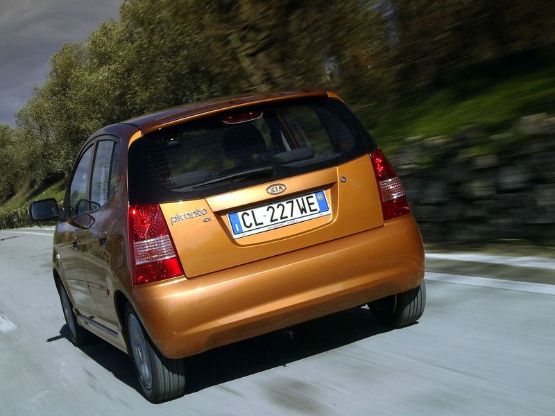Kia Picanto I، هاتشباك 5 أبواب — منظر خلفي أيسر